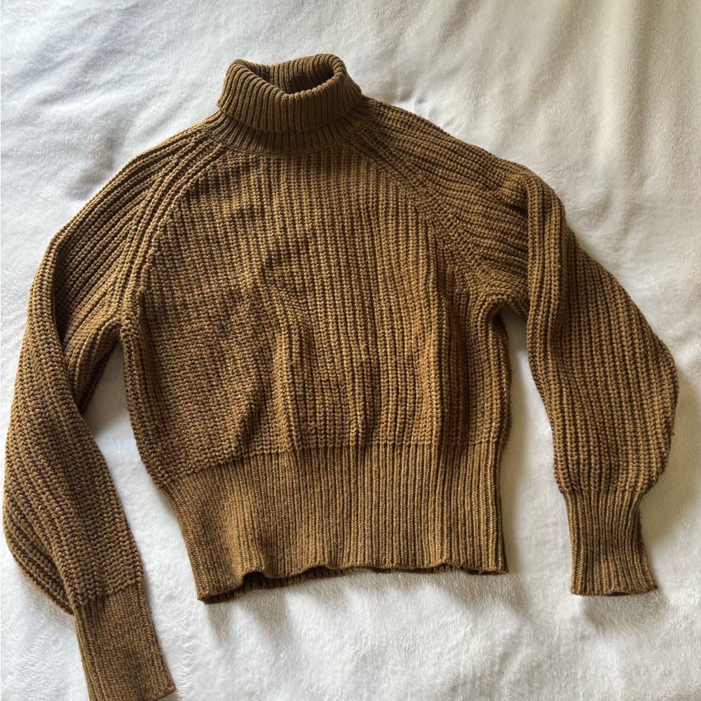 Uniqlo Ribbed Brown Turtleneck Sweater